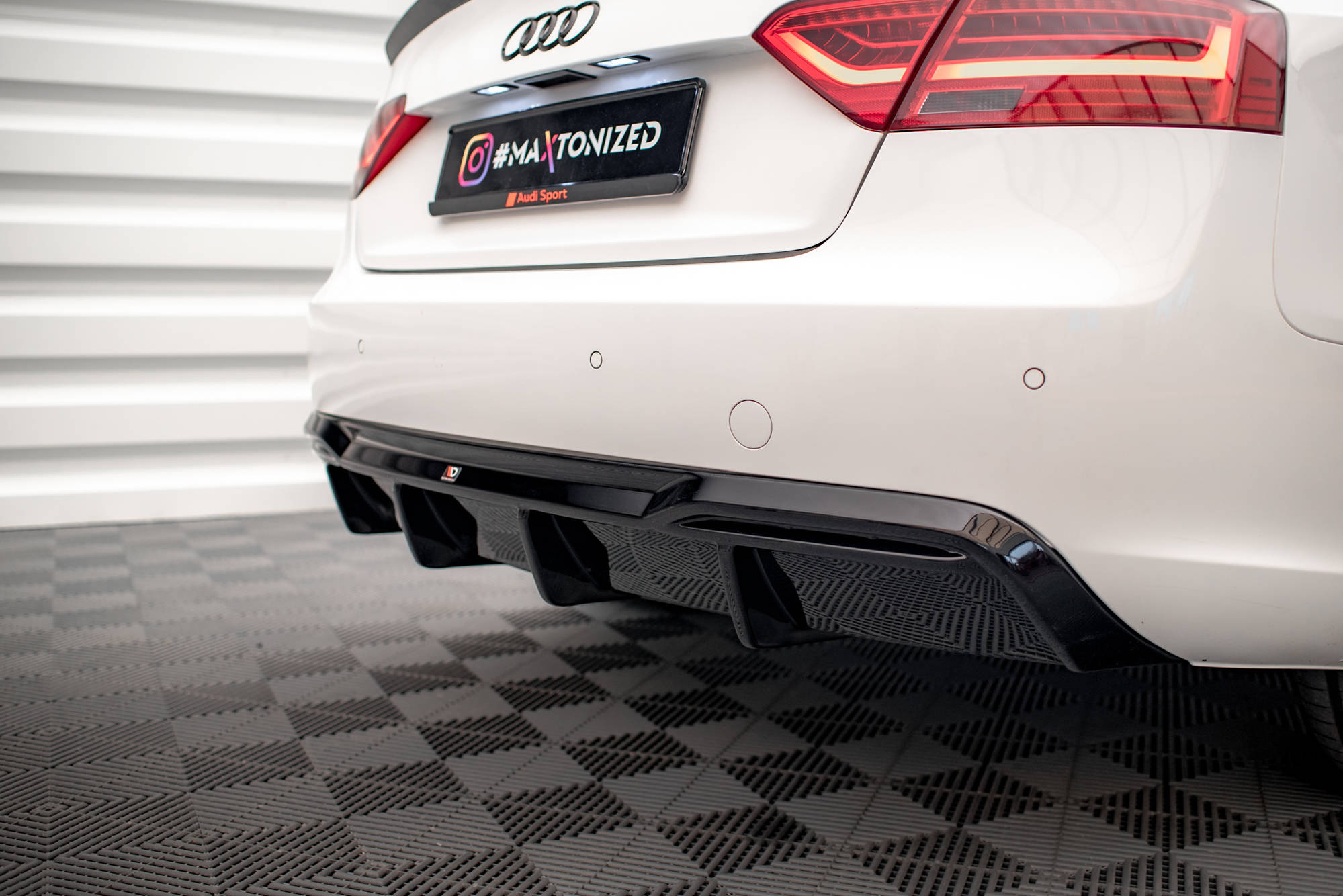 Achterdiffuser Audi A5 Sportback 8T Facelift (Version with dual exhausts on one side)