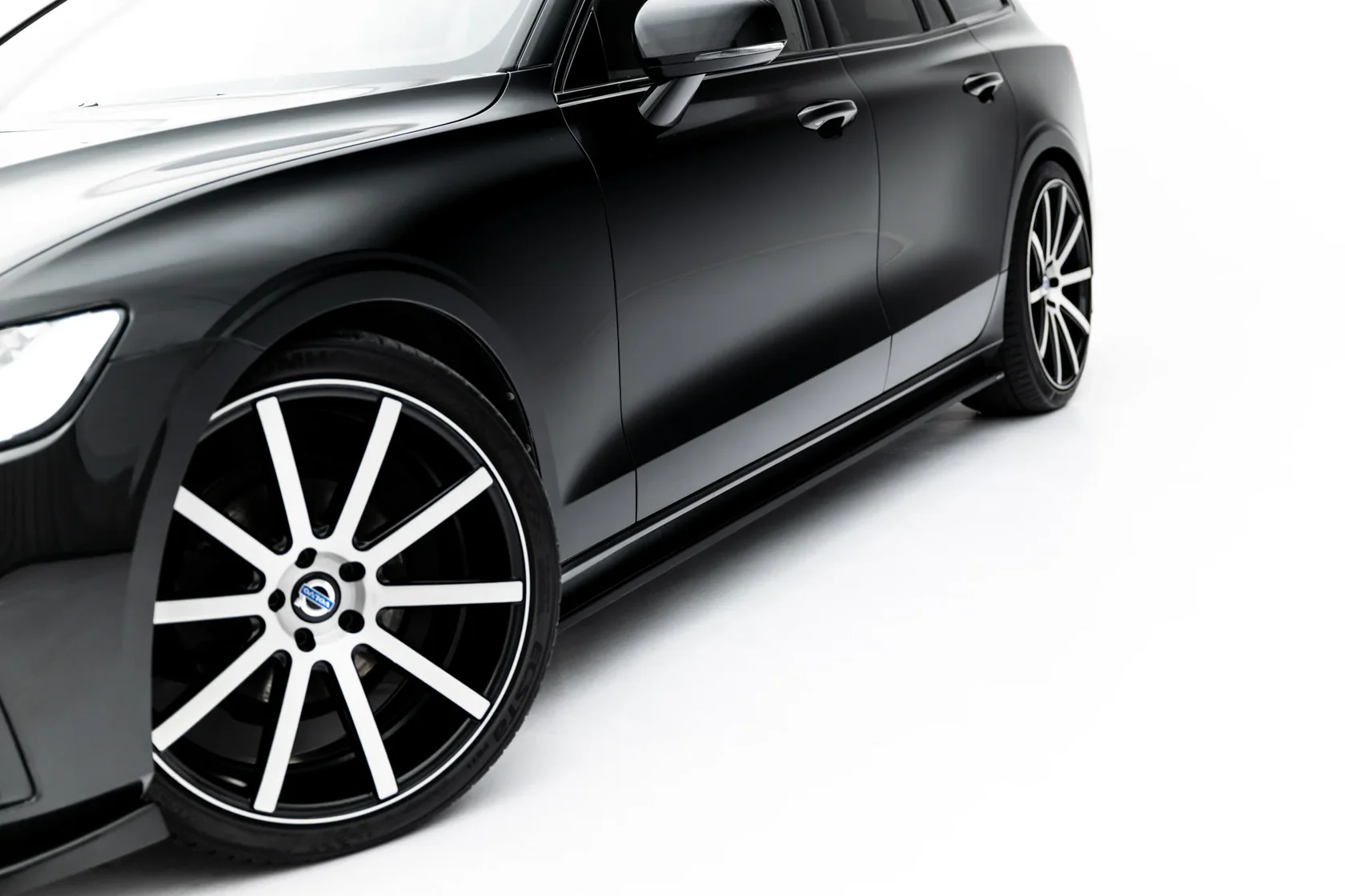 Bodykit Volvo V60 R-Desgin Zwart Glans Maxton