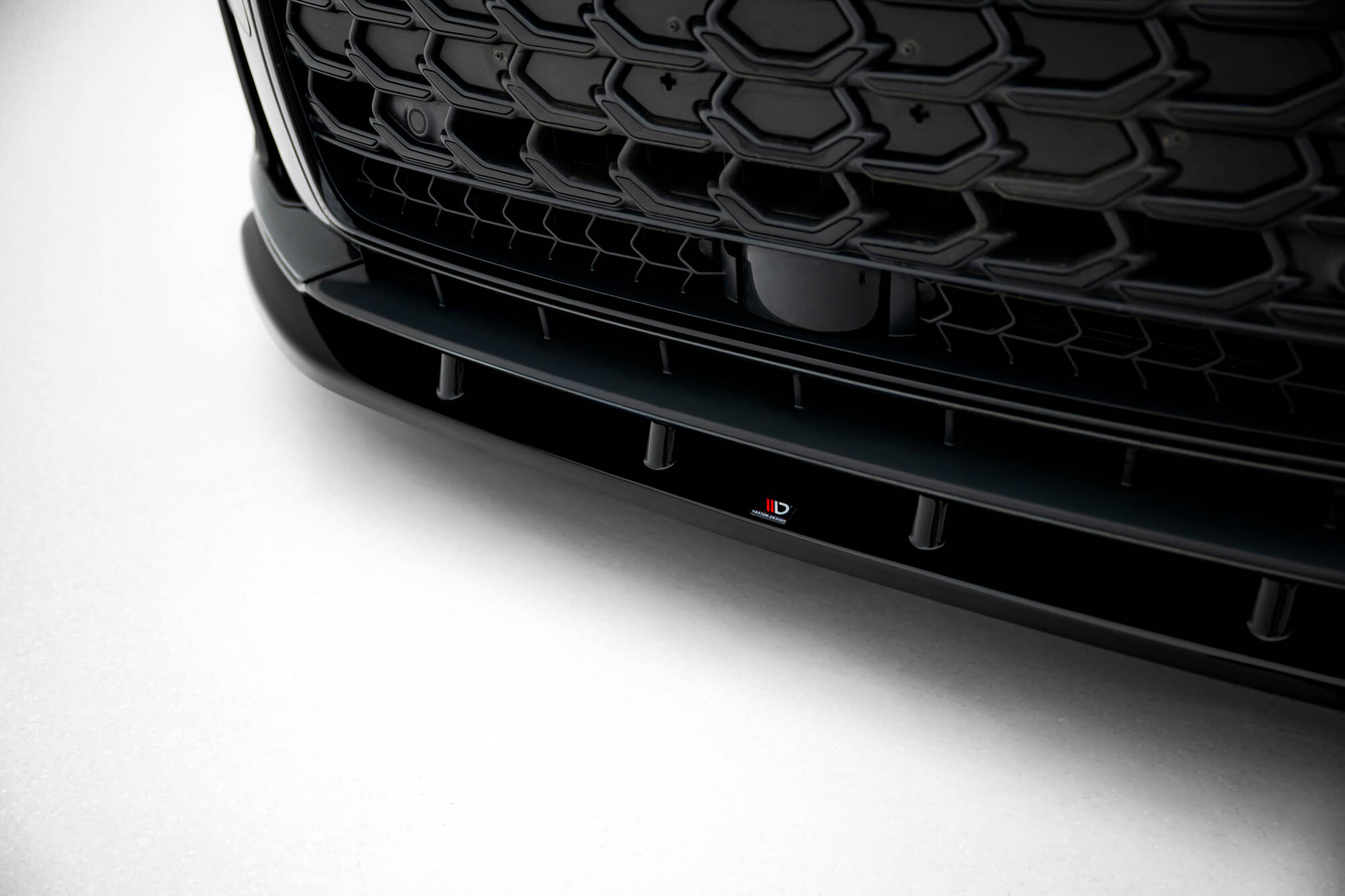 Voorspoiler V.1 Audi S8 / A8 S-Line D5 Facelift Maxton Glanzend zwart