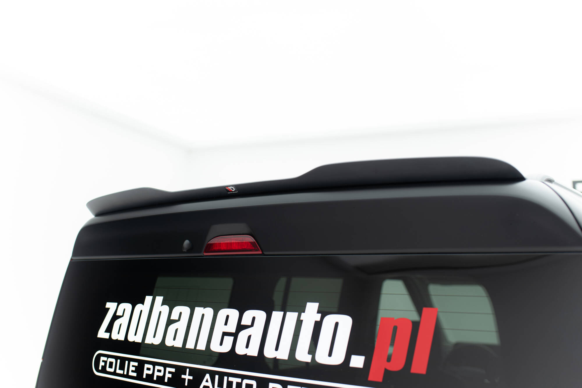 Spoiler Cap Ford Tourneo Courier MK2 Maxton Glanzend zwart