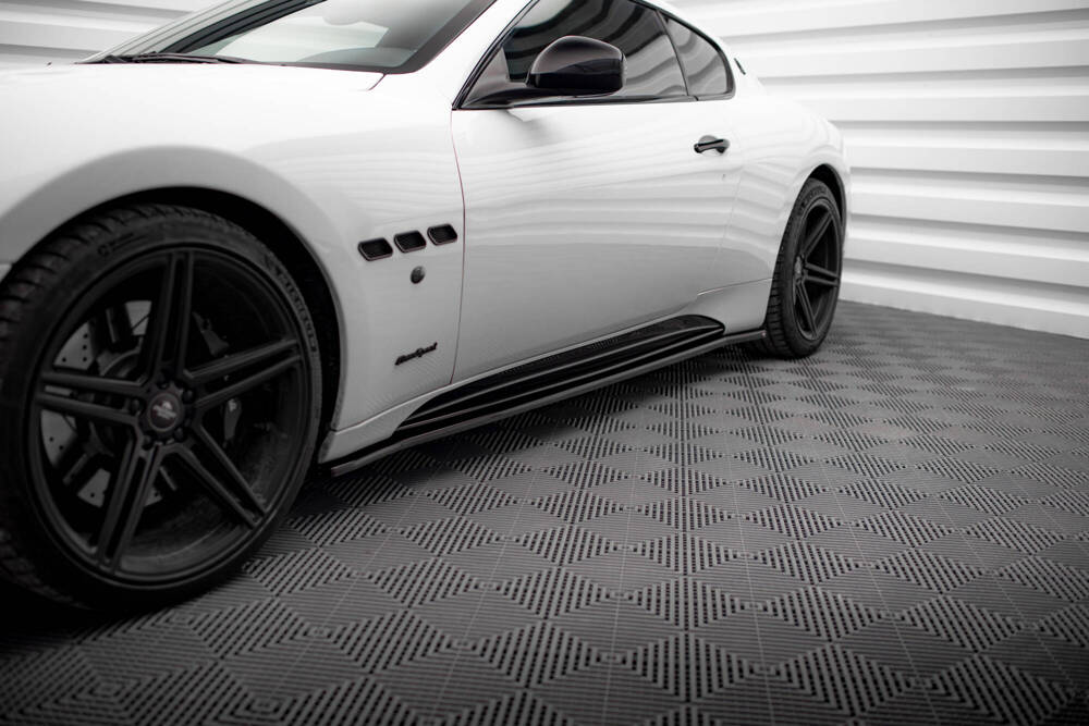 Zijskirts Maserati Granturismo S Maxton Glans Zwart