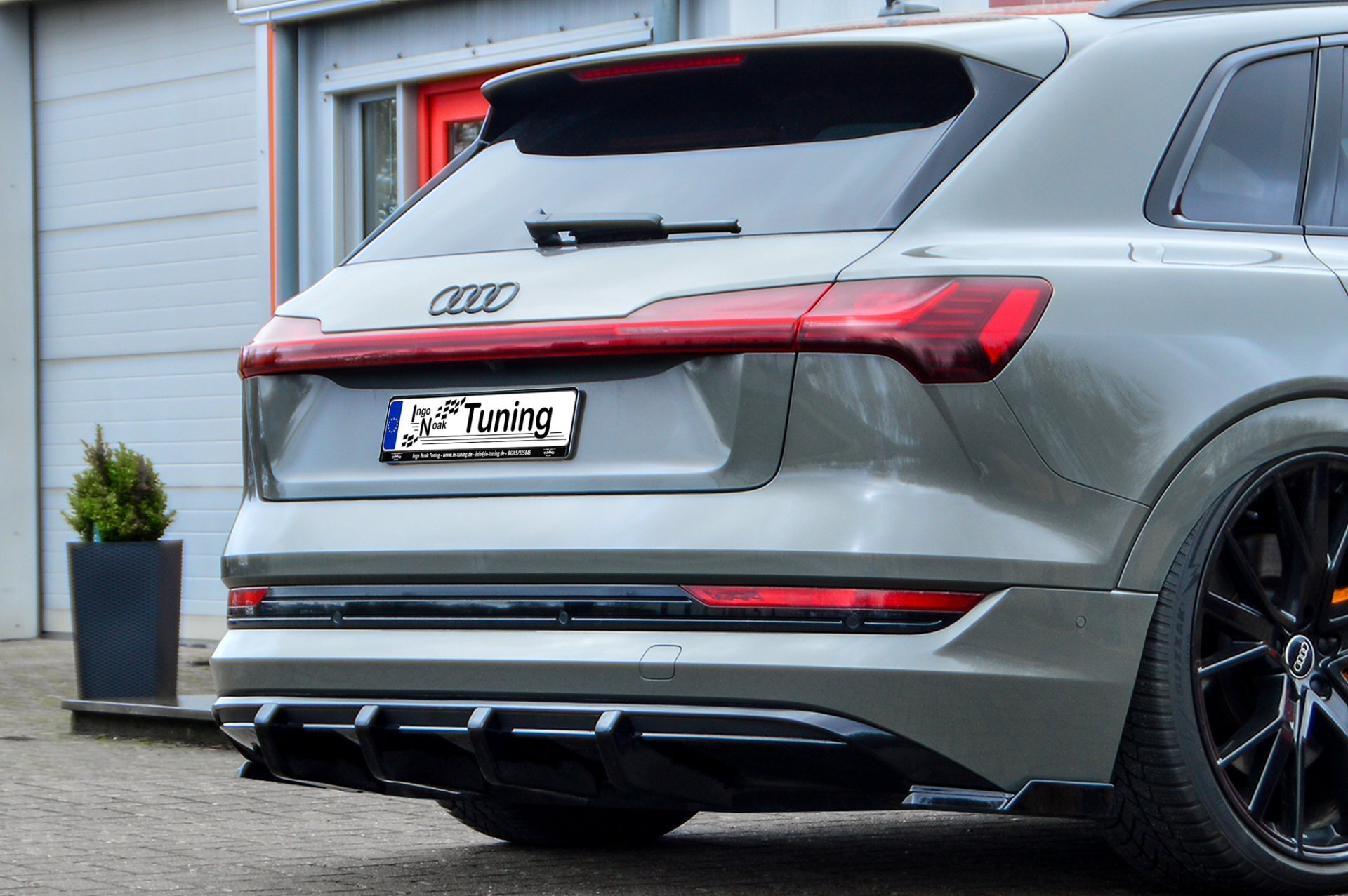 Diffuser Audi E-Tron S-Line IN Tuning Glans Zwart