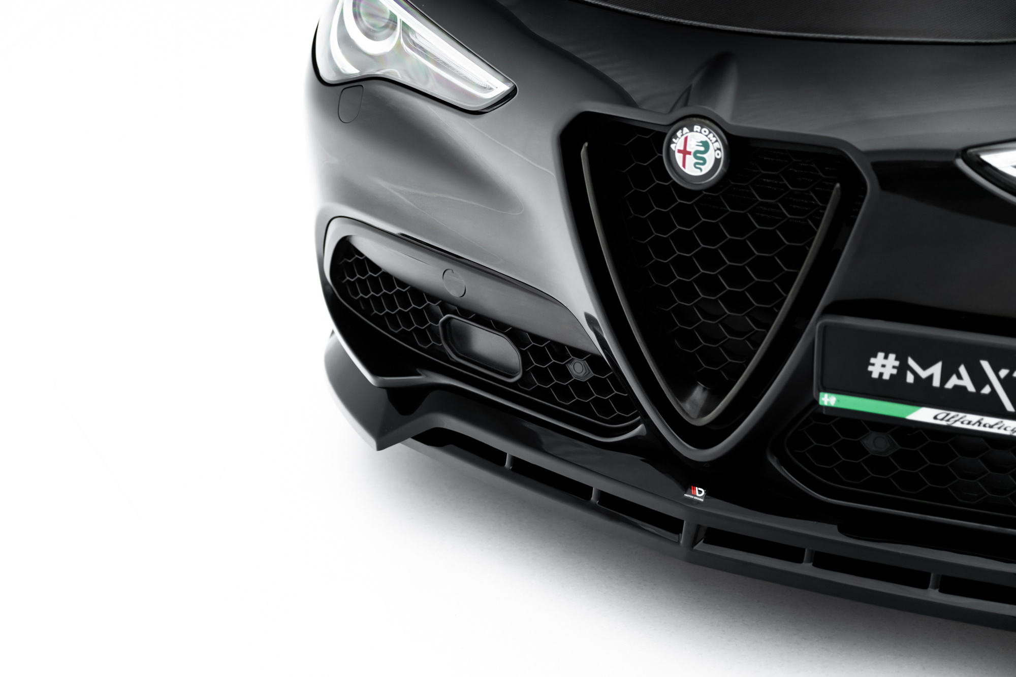 Bodykit Alfa Romeo Stelvio MK1 Maxton Glanzend zwart