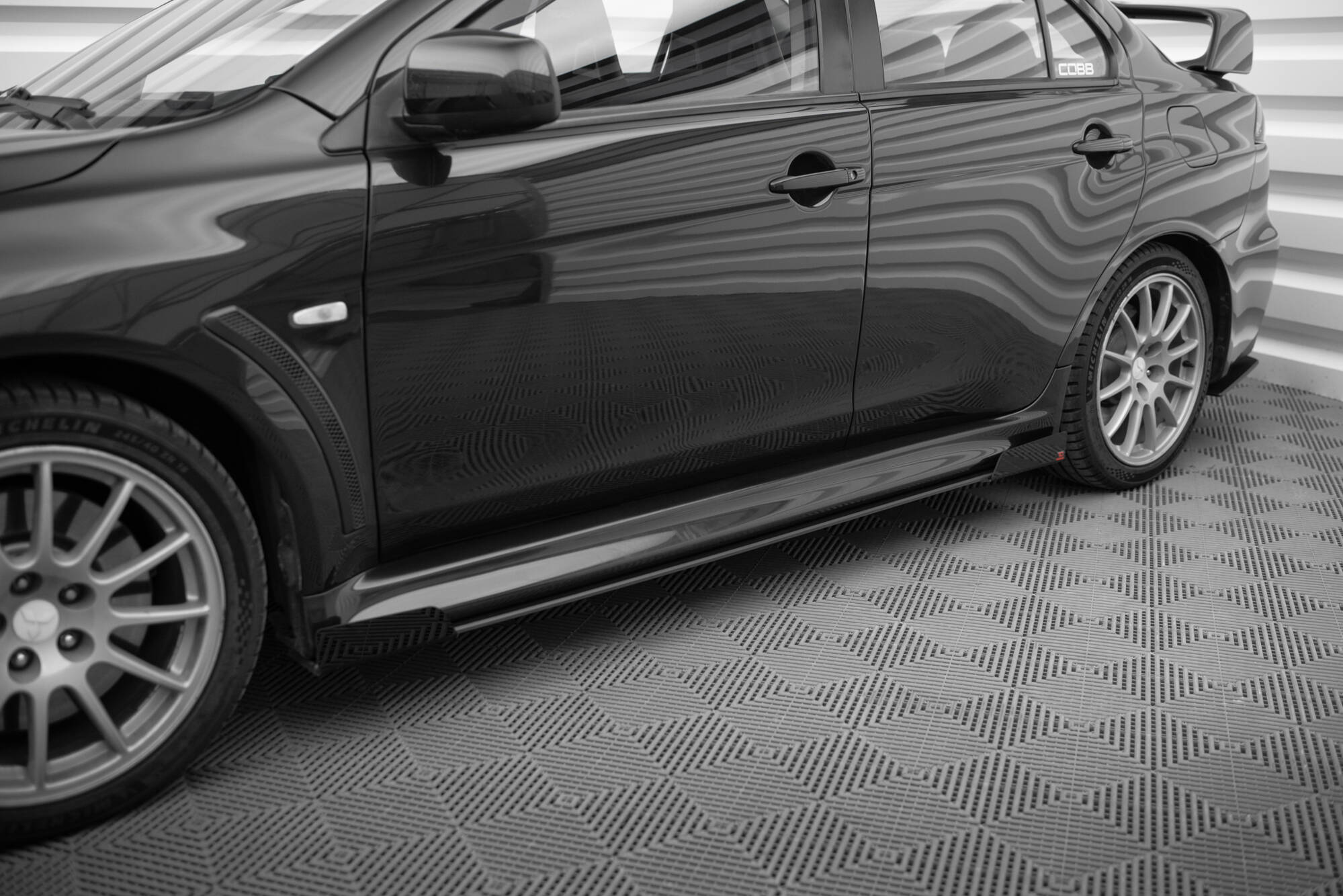 Street Pro Zij Flaps Mitsubishi Lancer EVO X Maxton Glanzend zwart