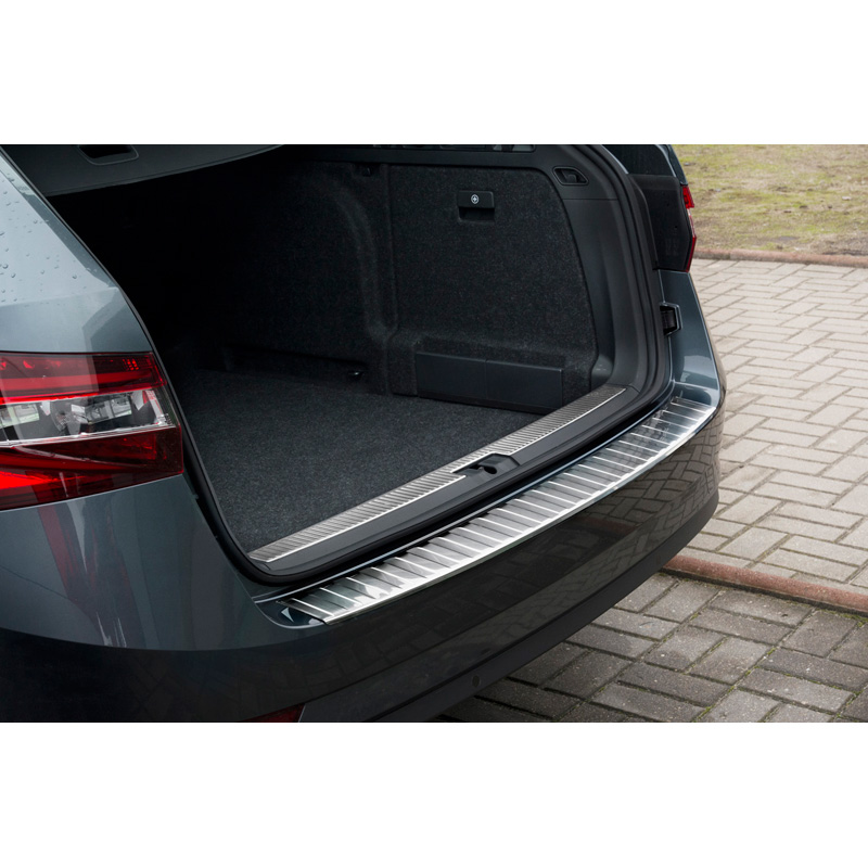 RVS Achterbumperprotector  Skoda Superb Combi III 2015-2019 & 2019-2024 Incl. Scout 'Ribs'
