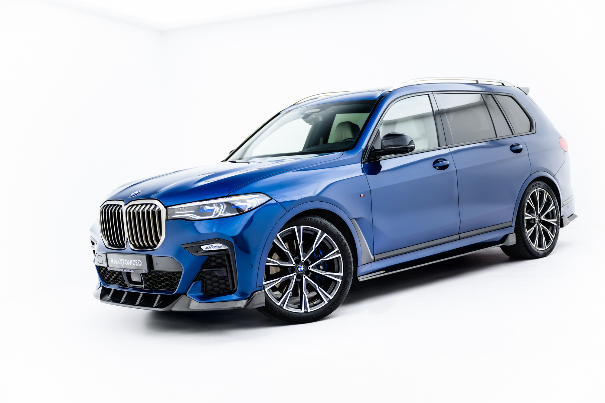 Prepreg Carbon Fiber Side Skirts BMW X7 M-Pack G07 – Maxton Design