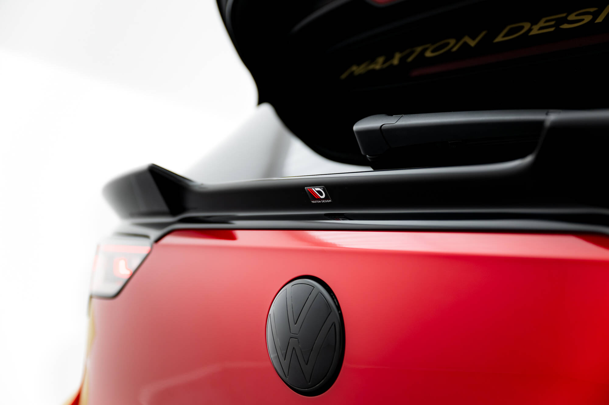 Spoiler Cap 3D Volkswagen Golf GTI / GTI Clubsport / R / R-Line / GTE / GTD Mk8 / Mk8 Facelift Maxton Glanzend zwart