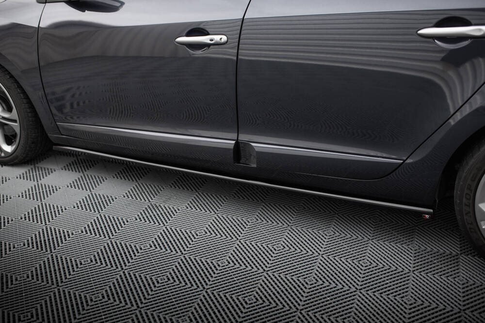 Zijskirts Renault Megane 3 GT FL Maxton Design