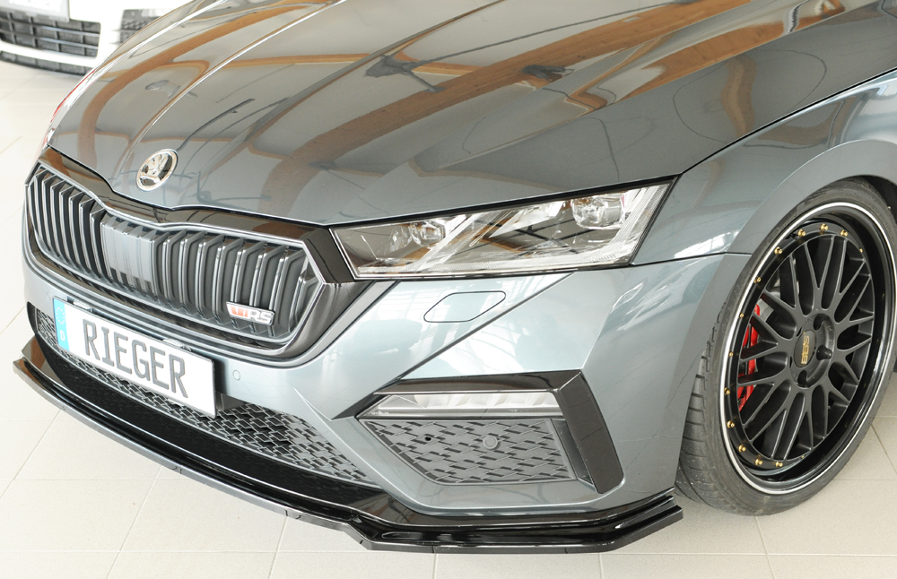 Voorspoiler Skoda Octavia RS (NX) Glanzend zwart