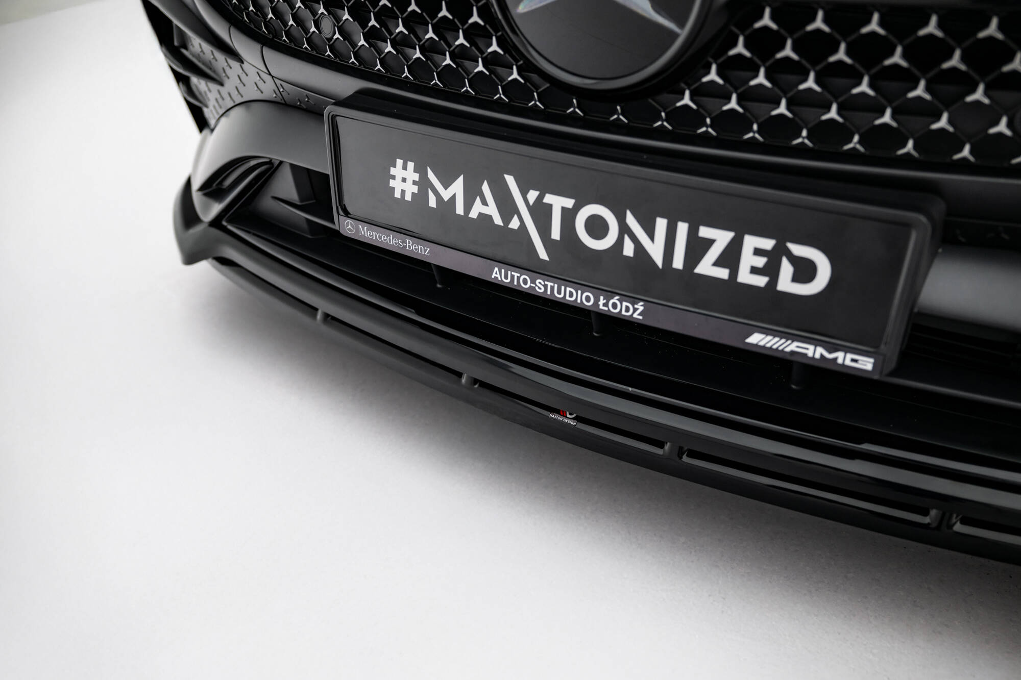 Voorspoiler V.1 Mercedes-Benz CLE AMG-Line C236 Maxton Glanzend zwart