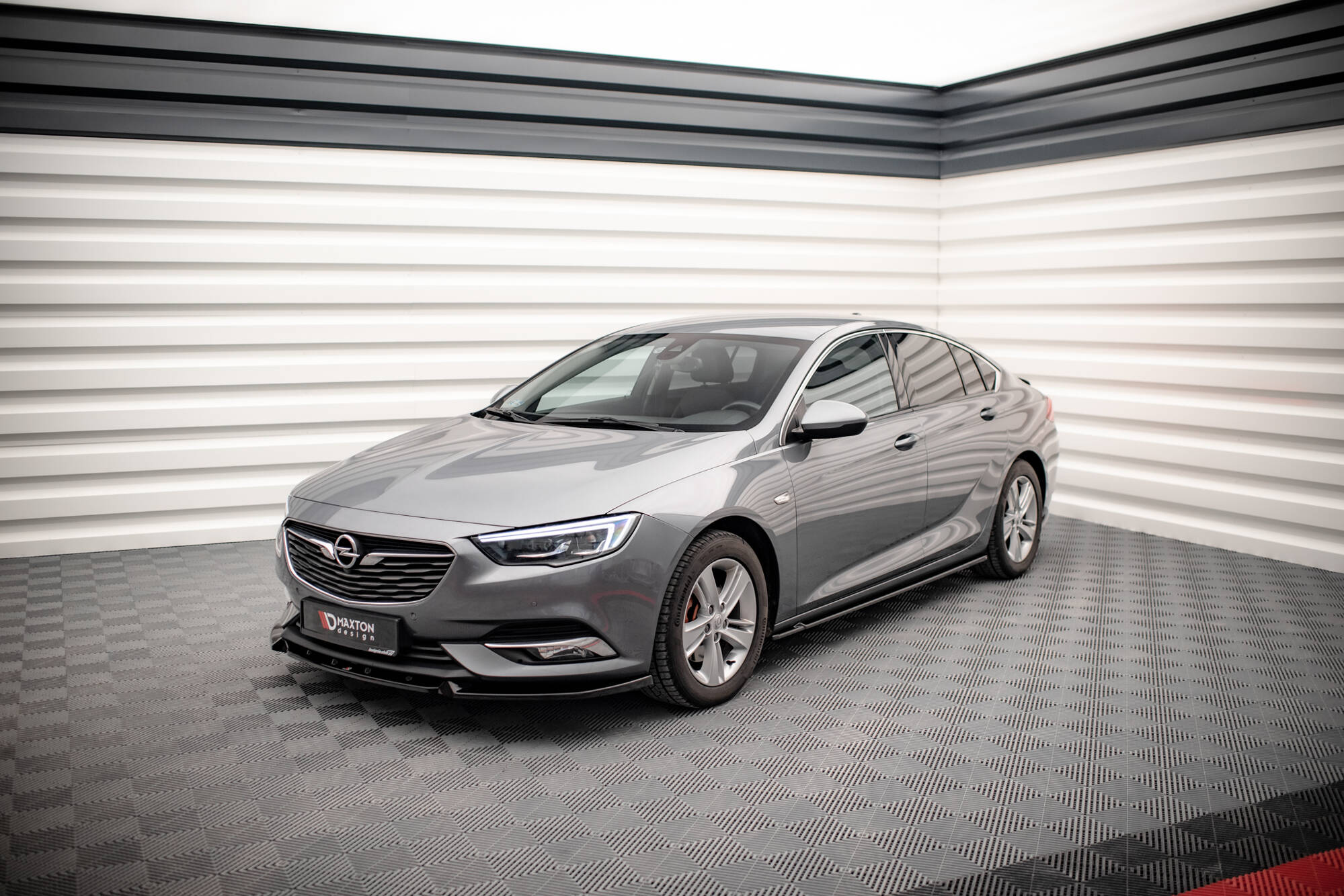 Bodykit Opel Insignia MK2 Maxton Glanzend zwart