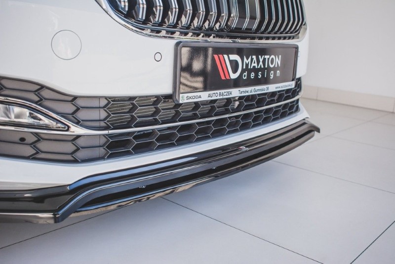 Voorspoiler Skoda Superb 3 FL Maxton Design glans zwart V.3