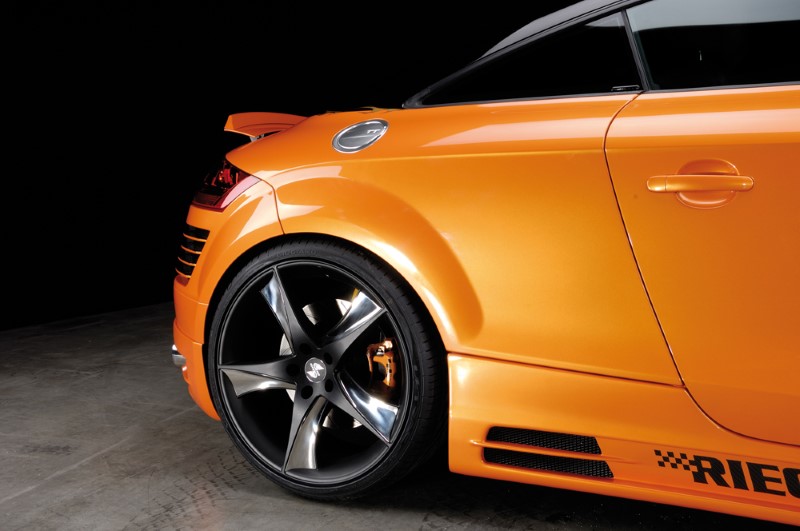 Zijskirts Audi TT 8J 96.06- met 2 schacht en 2 uitsnedes Rieger