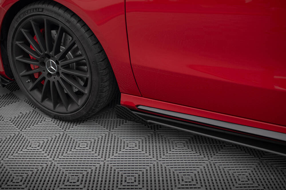 Zijskirts met Canards Mercedes A Klasse AMG Pakket / A45 AMG W176 Maxton Street Pro