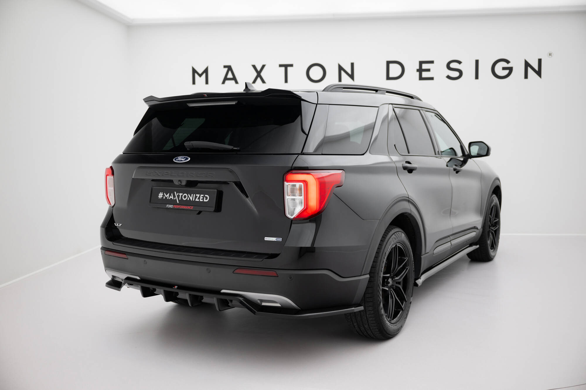 Bodykit Ford Explorer XLT MK6 Maxton Glanzend zwart
