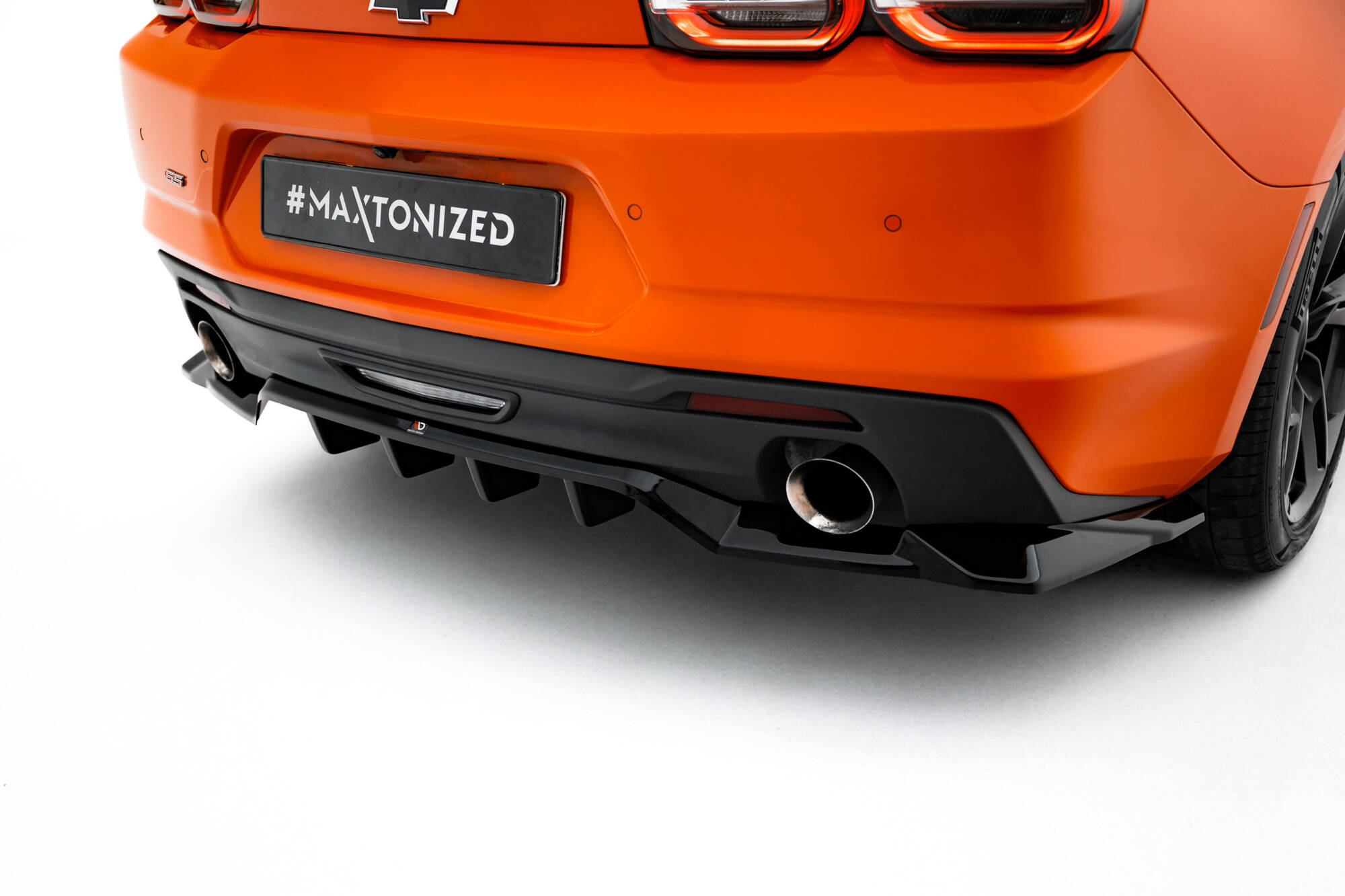 Bodykit V.2 Chevrolet Camaro SS MK6 Facelift Maxton Glanzend zwart