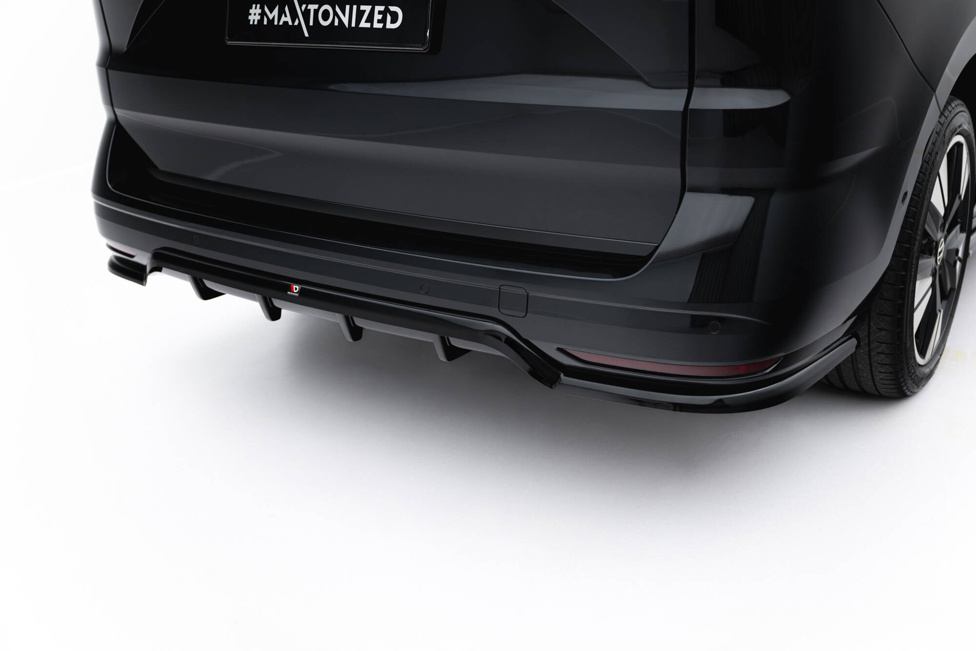 Achter Diffuser Volkswagen Multivan Long T7 Maxton Glanzend zwart