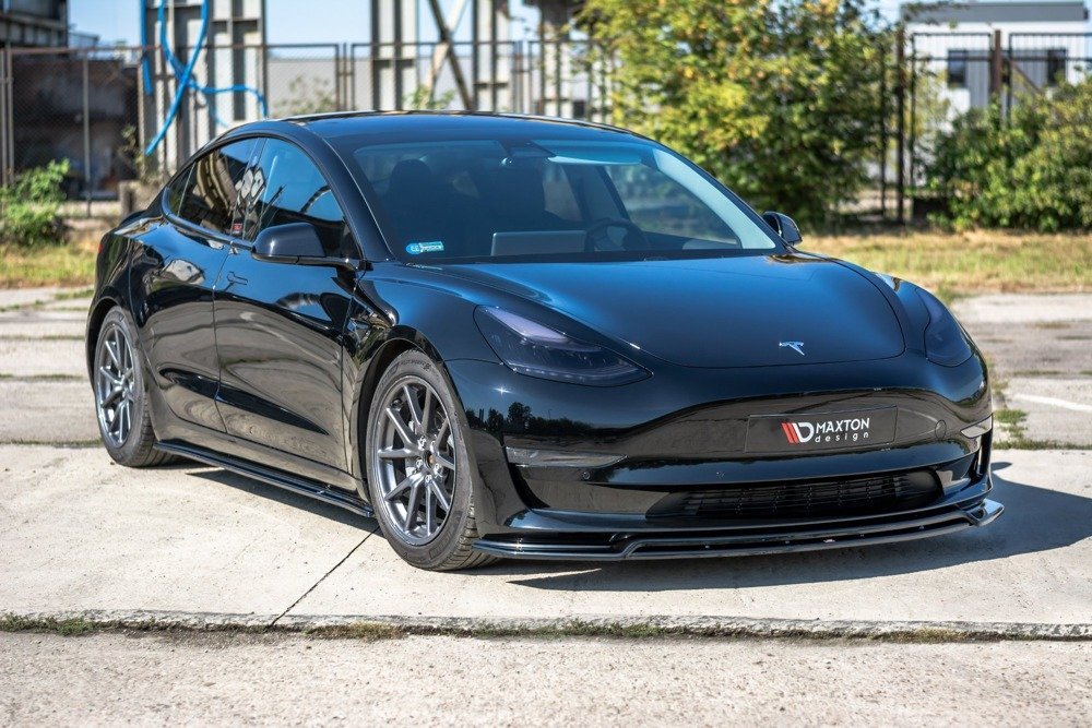 Voorspoiler V.2 Tesla Model 3 Glans Zwart