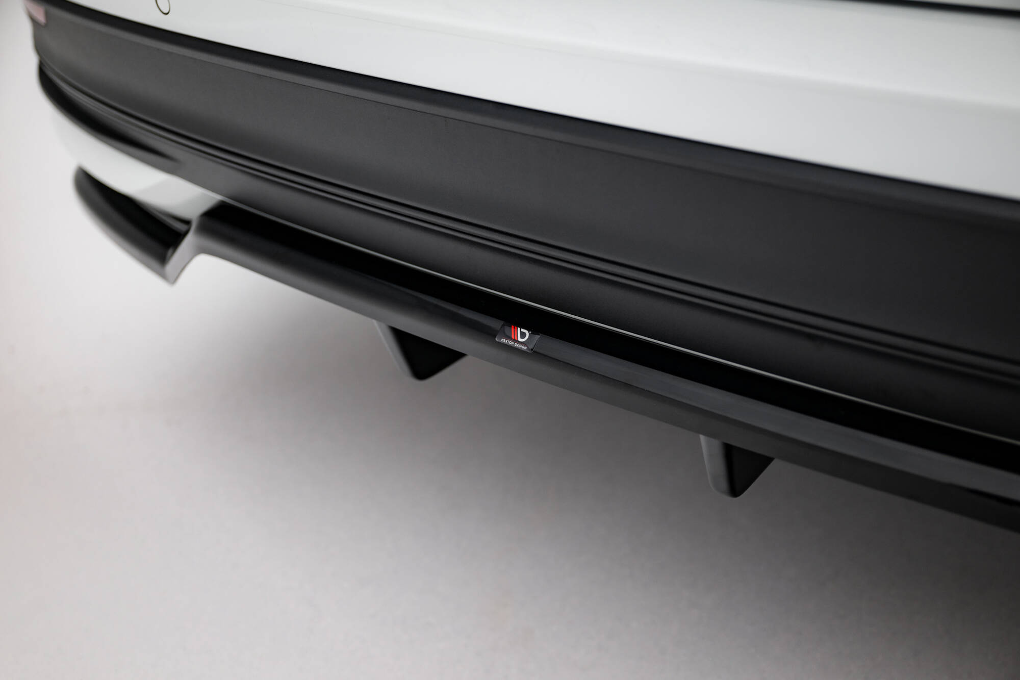 Achter Diffuser Volkswagen Passat B9 Maxton Glanzend zwart