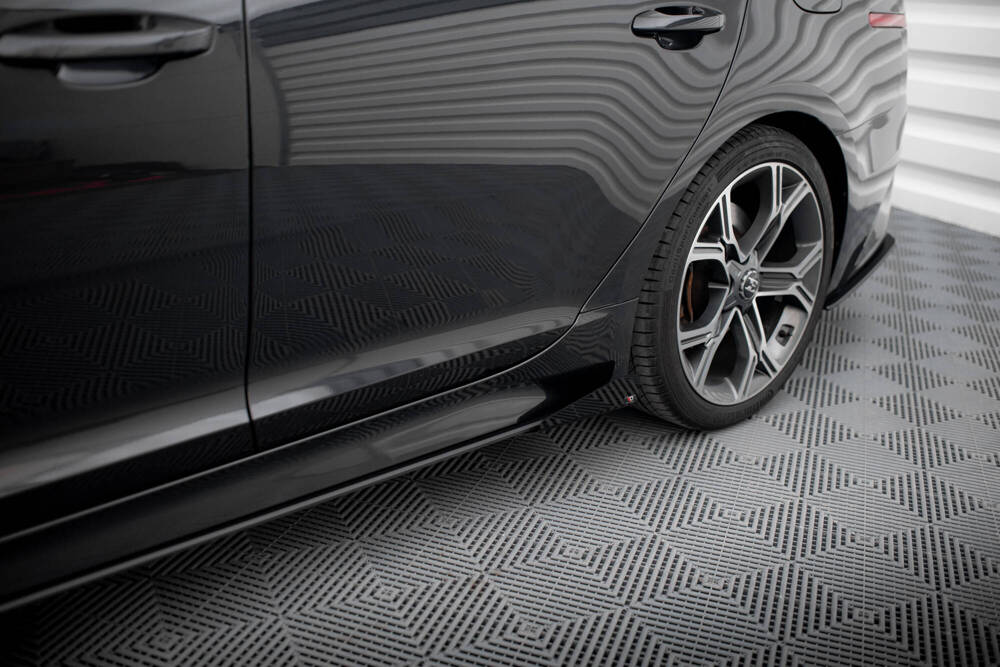 Zijskirts met Canards KIA Stinger GT Maxton Street Pro