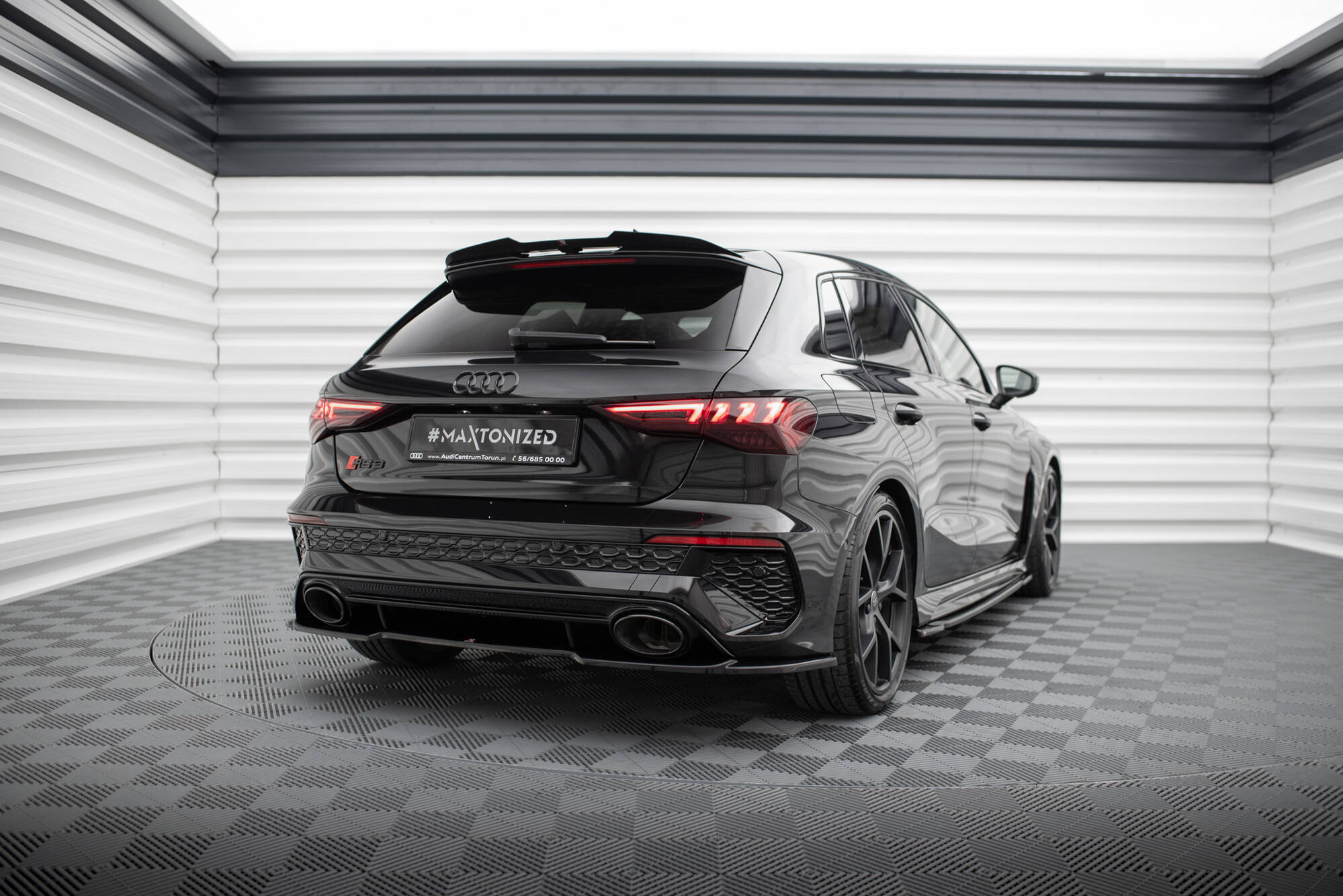 Bodykit Audi RS3 Sportback 8Y Maxton Glanzend zwart