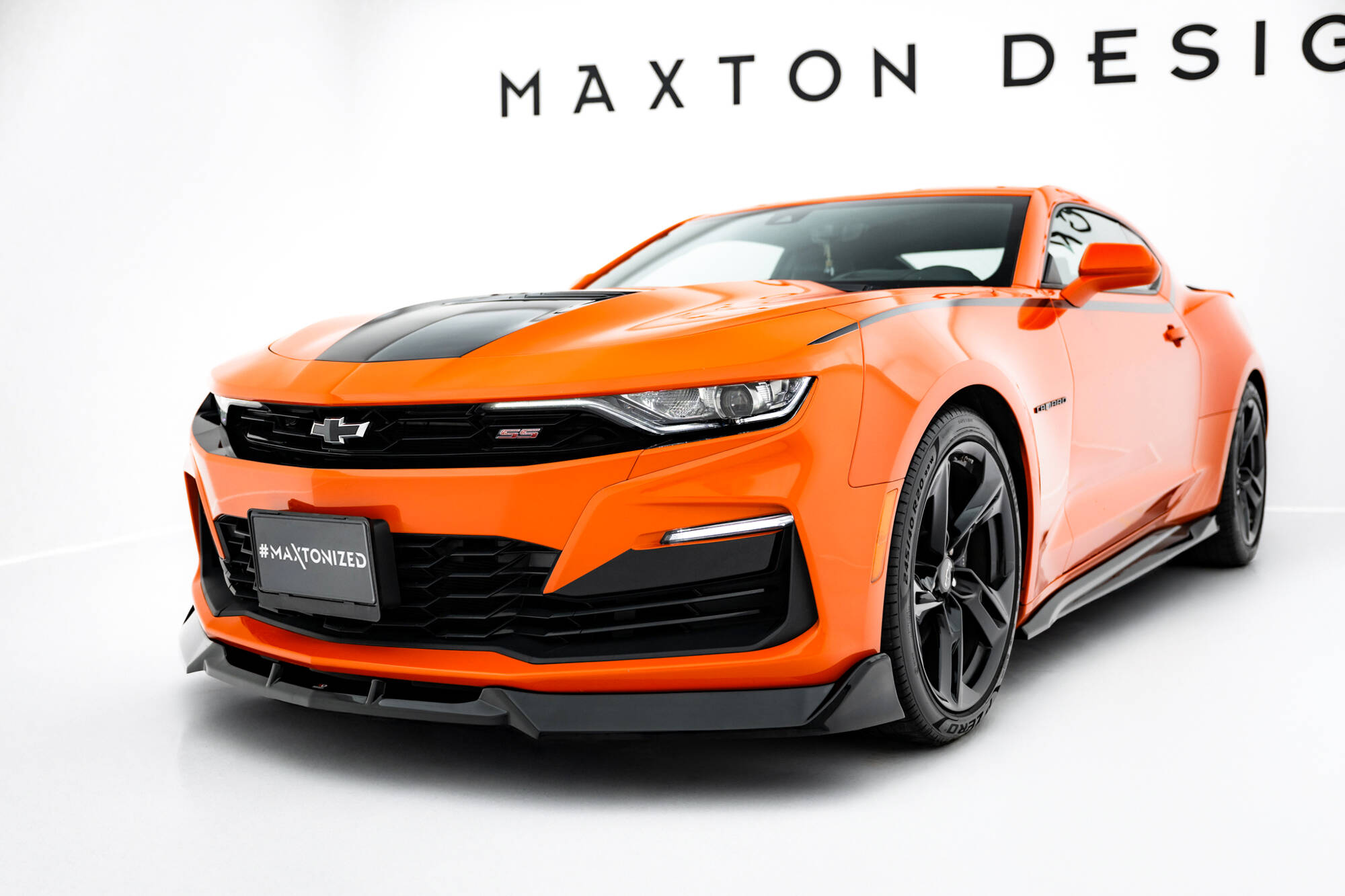 Voorspoiler V.2 Chevrolet Camaro SS MK6 Facelift Maxton Glanzend zwart