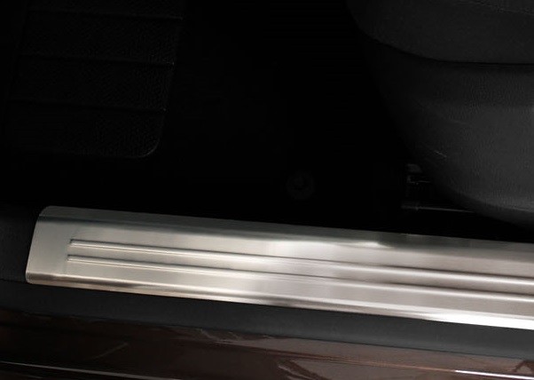 Instaplijsten NISSAN X-TRAIL Inner Staal door sills /relief two