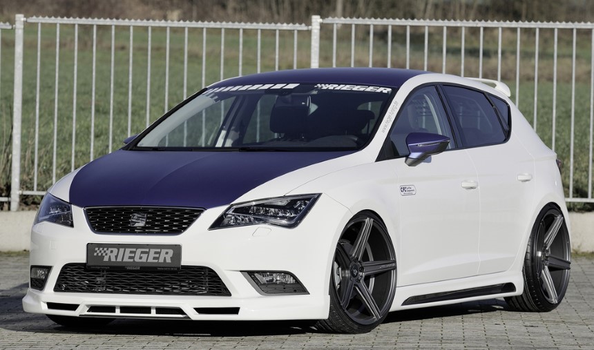 Zijskirts Seat Leon F5 FR/Cupra 5dr. Rieger met uitsparing carbon-look
