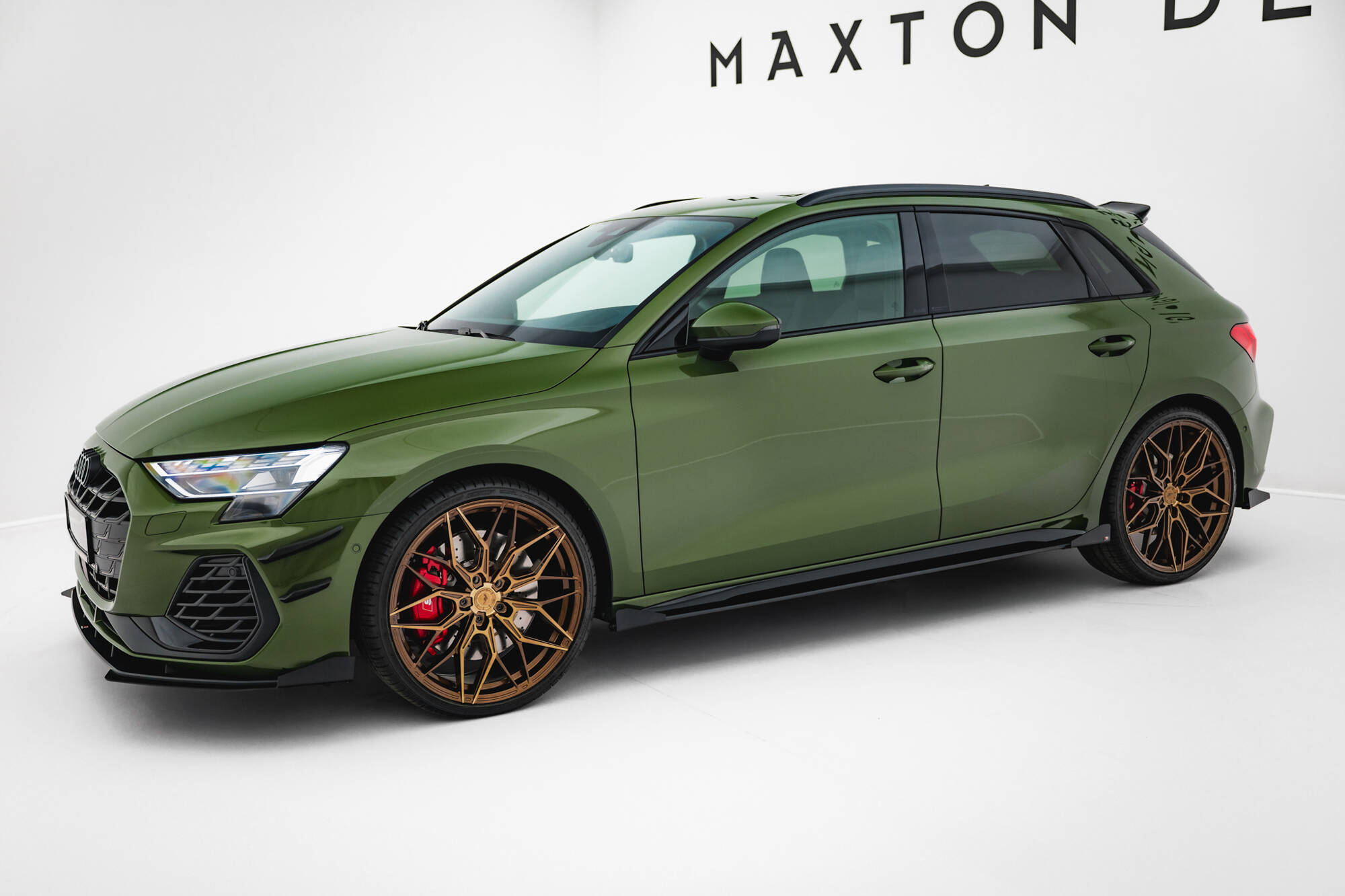 Street Pro Zijskirts + Flaps Audi S3 / A3 S-line 8Y Facelift Maxton Glanzend zwart