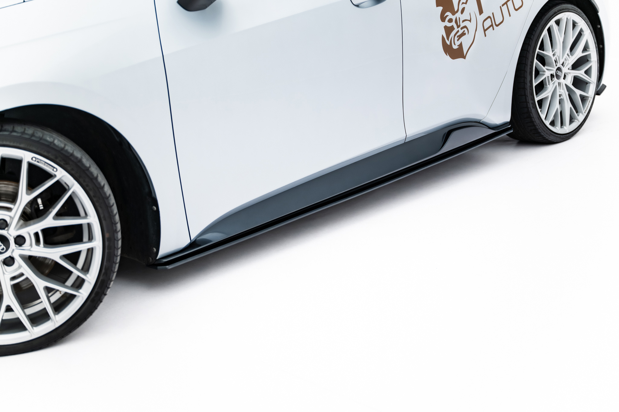 Street Pro Zijskirts Cupra Born Mk1 2021 – Maxton Design