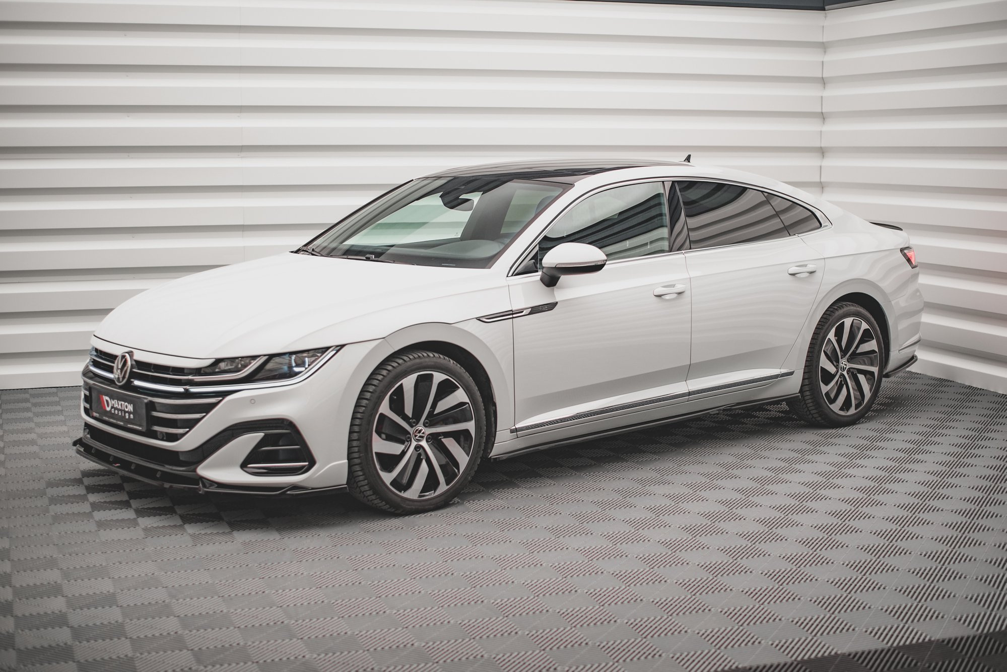 Bodykit Volkswagen Arteon R-Line Facelift Maxton Glanzend zwart