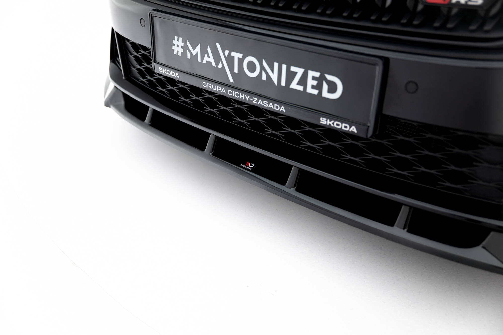Voorspoiler V.2 Skoda Octavia RS Liftback MK4 / MK4 Facelift Maxton Glanzend zwart