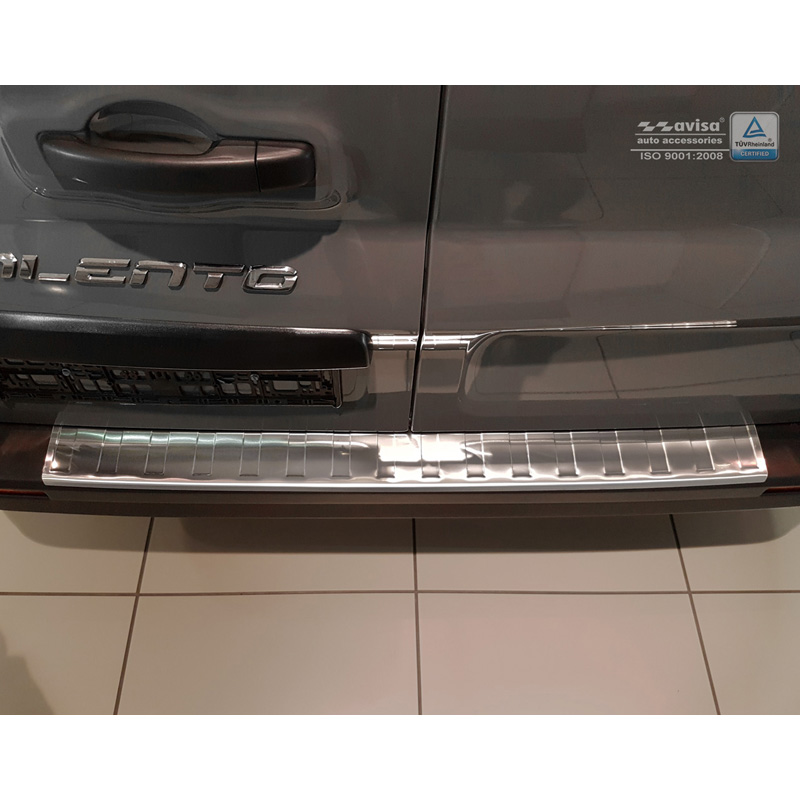 RVS Achterbumperprotector  Opel Vivaro 2014-2019 & Renault Trafic 2014-2019 & FL 2019- / Fiat Talento 2016- / Nissan NV300 2016-2019 & FL 2019-2021 & FL 2021- 'Ribs' (Lang 118cm)