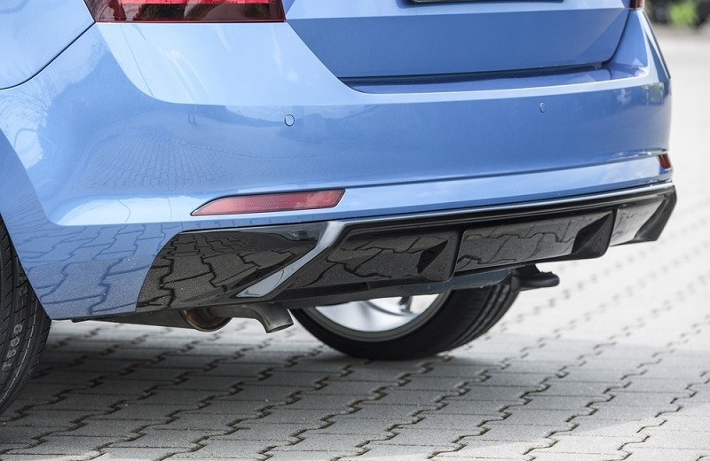 Achterbumper Diffusor Glossy Black Skoda Rapid Spaceback NH