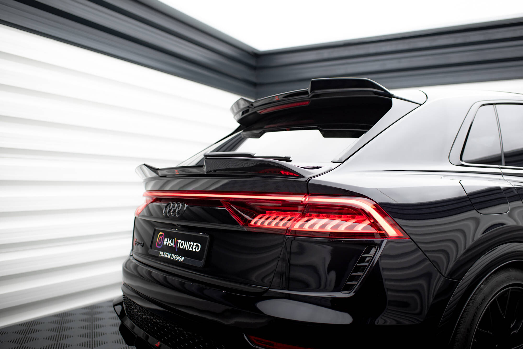 Bodykit V.1 Audi SQ8 MK1 Maxton Glanzend zwart