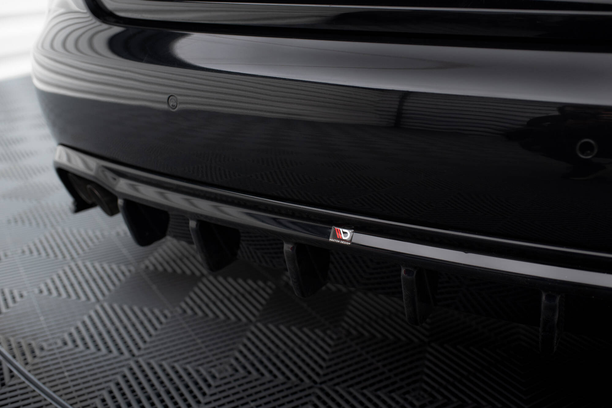 Achter Diffuser Audi A4 B8 07-11 Maxton Glans zwart (enkelzijdige versie met dubbele uitlaat)