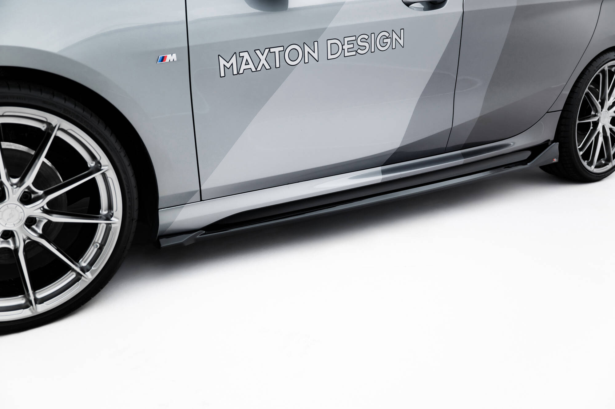 Bodykit V.2 BMW M135i F70 Maxton Glanzend zwart