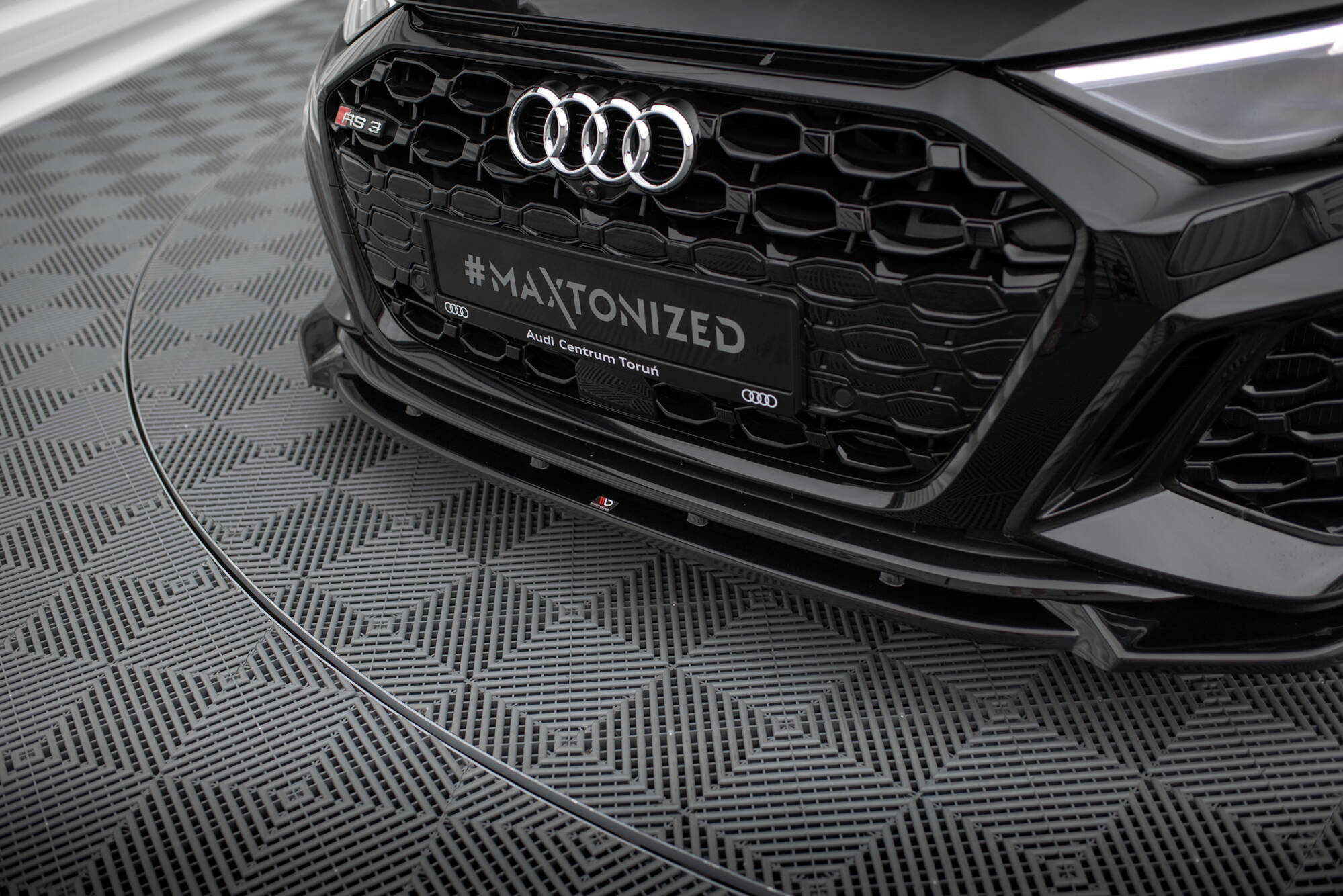 Bodykit Audi RS3 Sportback 8Y Maxton Glanzend zwart