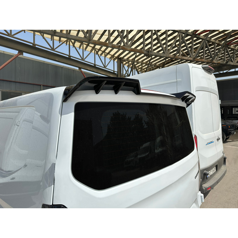 Dakspoiler V.2  Ford Transit Custom (V710) 2023- & Volkswagen Transporter T7 2024- (met achterklep) (PU)