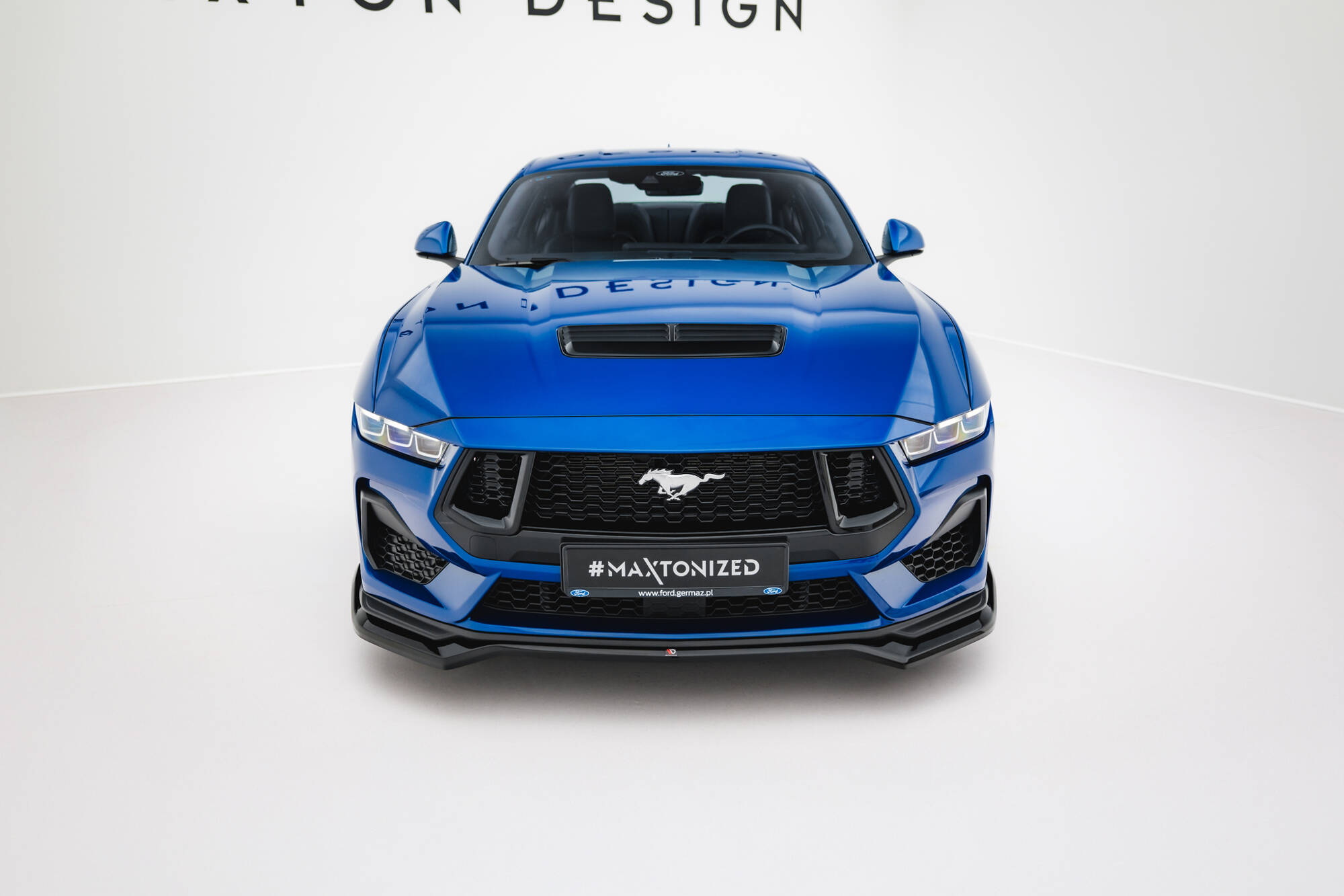 Voorspoiler V.1 Ford Mustang GT MK7 Maxton Glanzend zwart