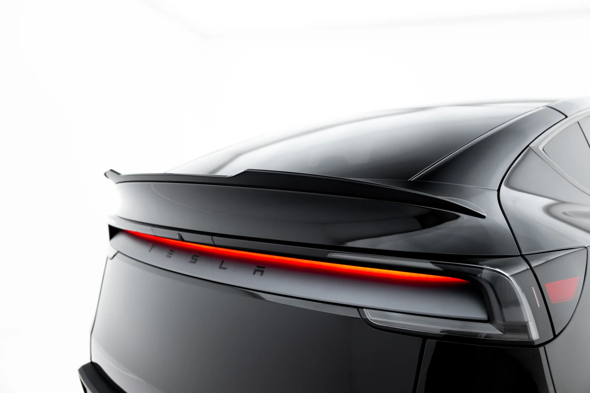 Bodykit Tesla Model Y Premium Mk1 Facelift Maxton Glans Zwart