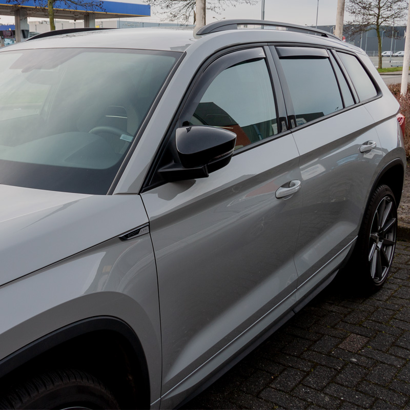 Zijwindschermen Dark  Skoda Kodiaq 2017- (enkel met zwarte raamlijsten)