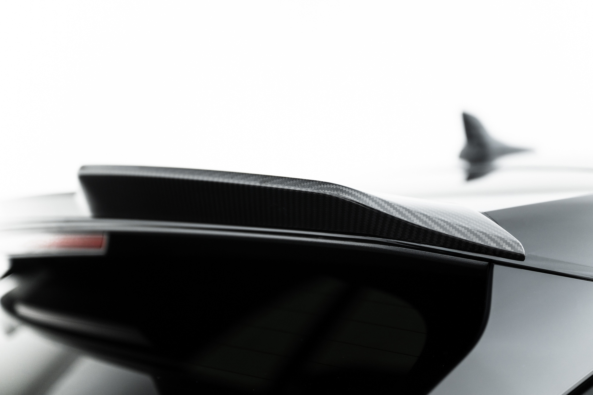 Prepreg Carbon Fiber Tailgate Dakspoiler Audi SQ8 / Q8 S-Line Mk1 – Maxton Design