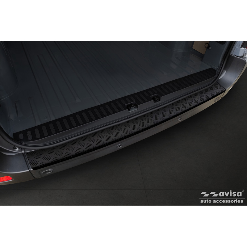 Matzwart Aluminium Achterbumperprotector  Opel Movano / Renault Master II / Nissan NV400 2010-2018 & 2018-2021 'Riffled Plate'