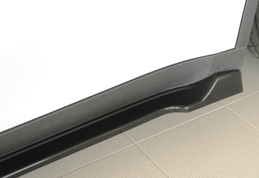 Zijskirts Tesla Model Y Rieger Glans Zwart