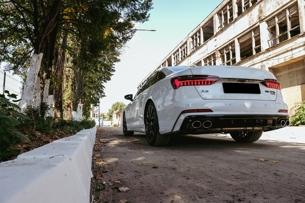 Diffusor Audi A6 S-Line C8 Zwart incl. sierstukken Zwart