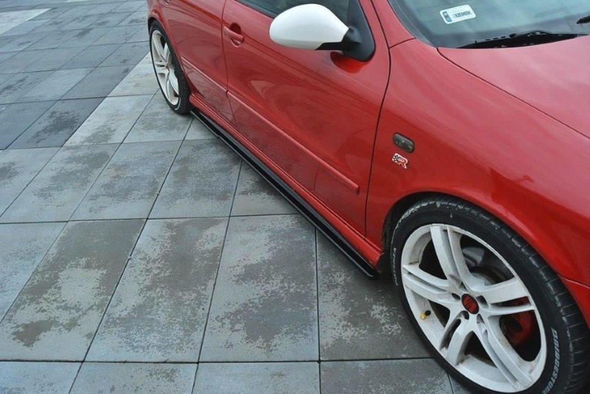 Zijskirts Seat Leon Cupra 1M Maxton Design glans zwart