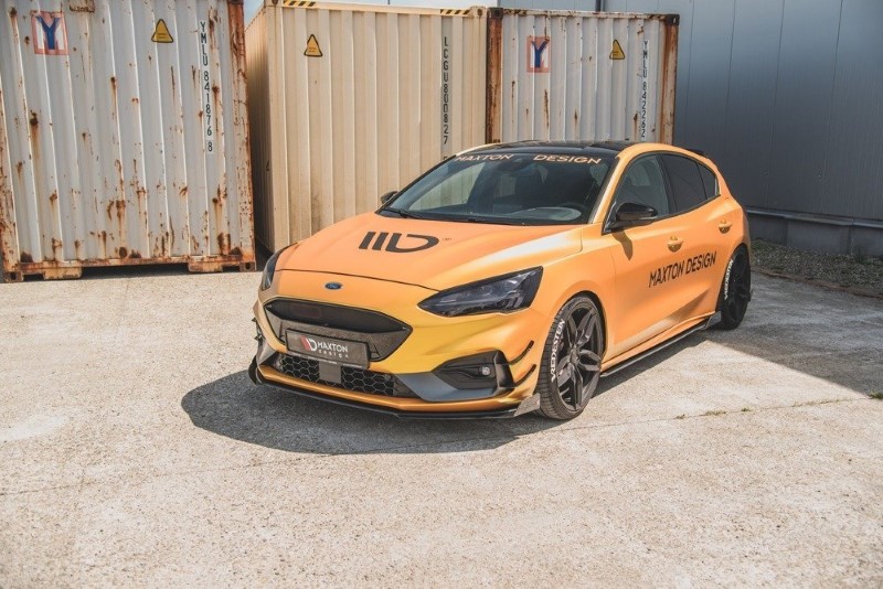 Voorspoiler Ford Focus ST / ST-Line Mk4 (Racing) Glanzend Zwart + Kleppen