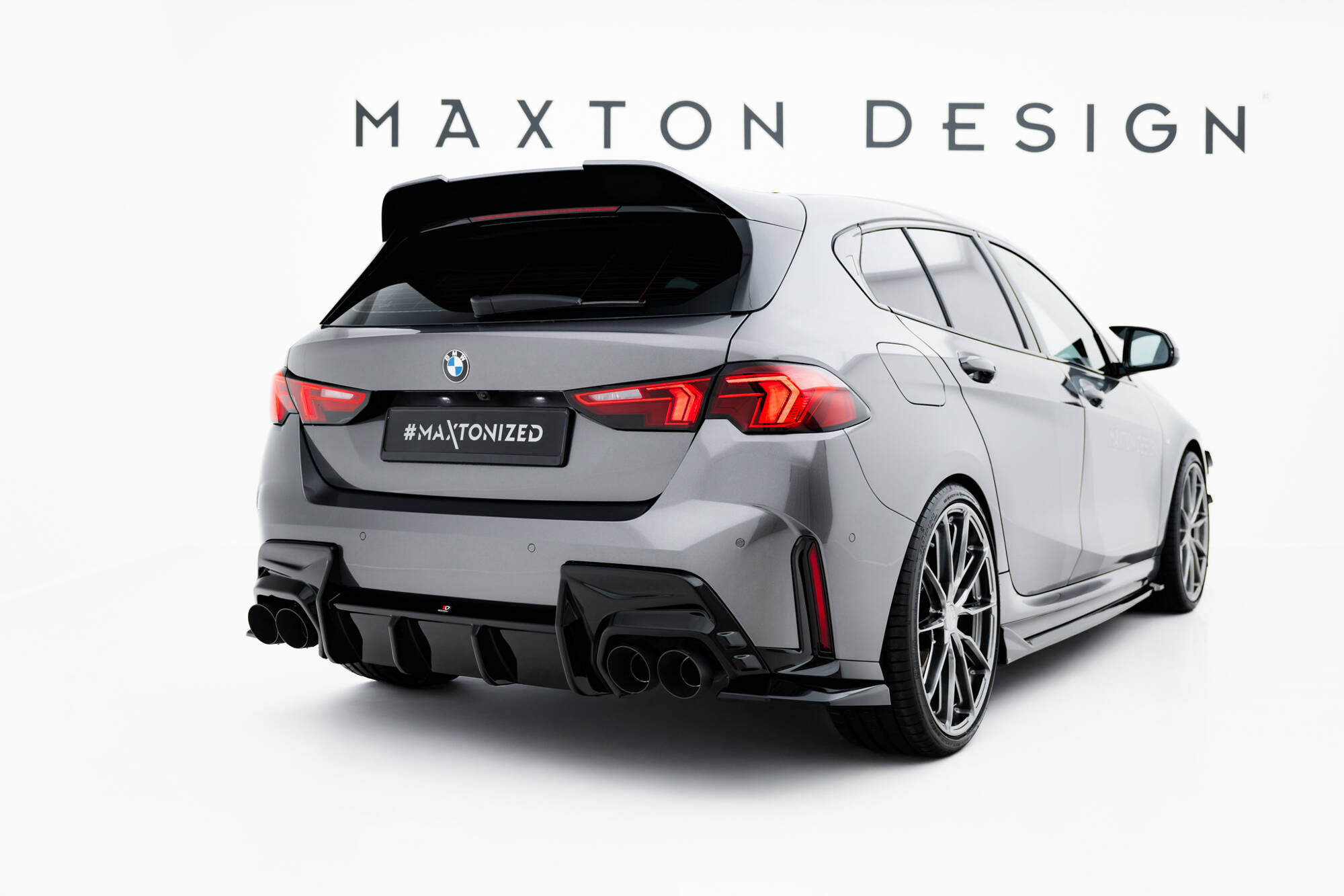 Achterzij Spoilers V.2 BMW M135i F70 Maxton Glanzend zwart