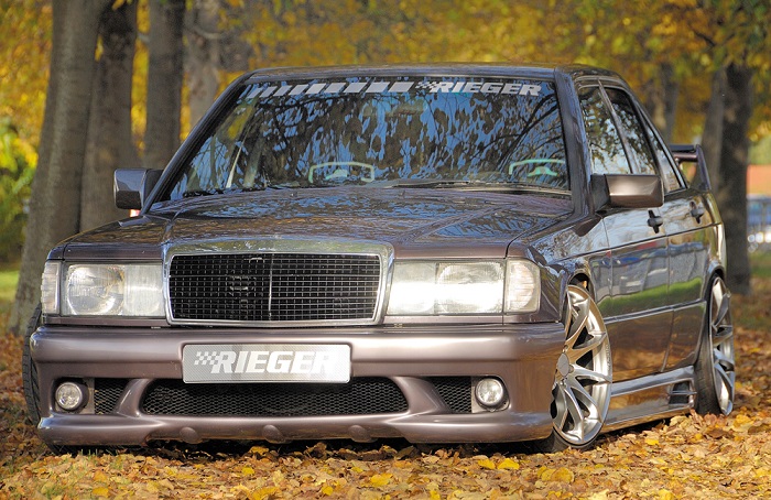 Voorbumper Mercedes W201 met mistlamphouders Rieger